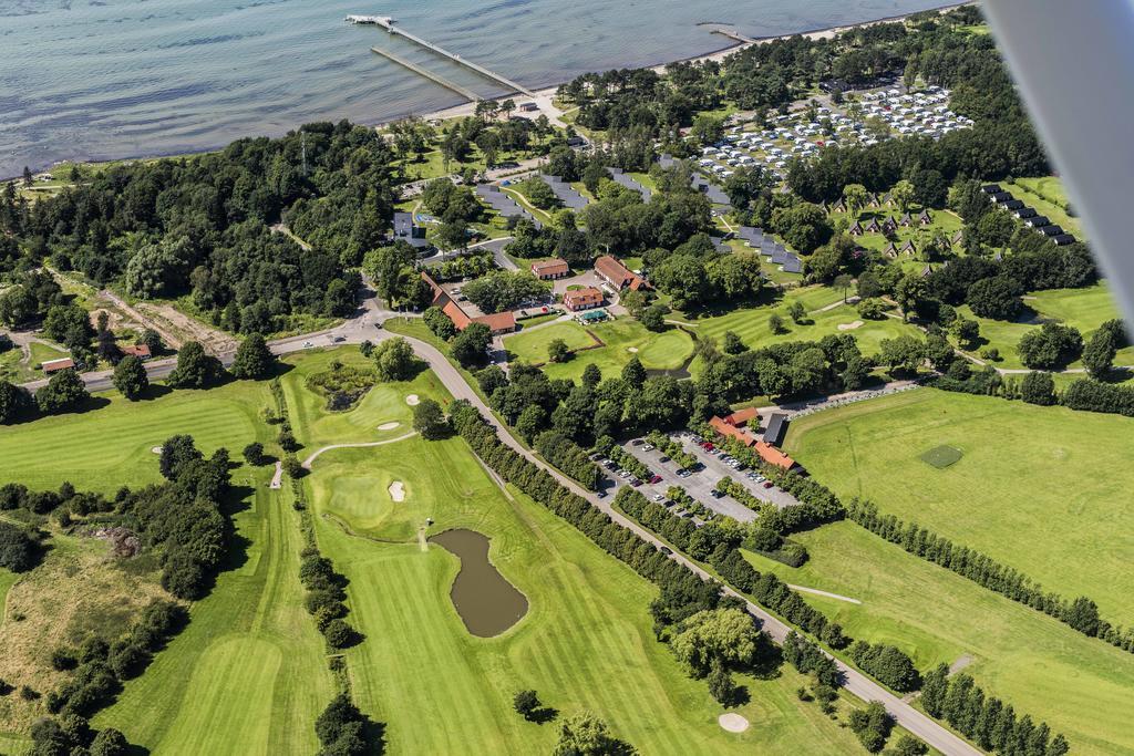 Moetesplats Borstahusen Hotel Landskrone Bagian luar foto